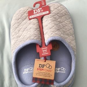 Slippers New with memory foam